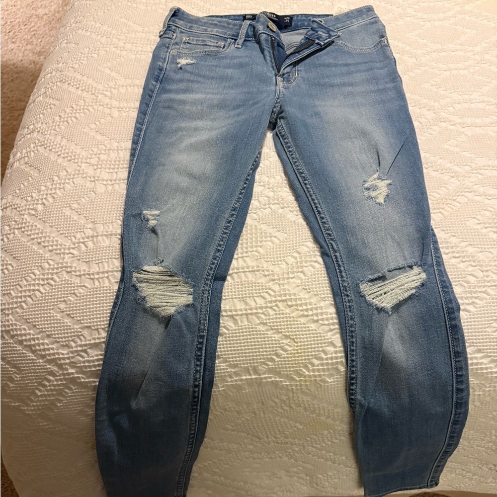 Stylish Blue Distressed Women's Jeans